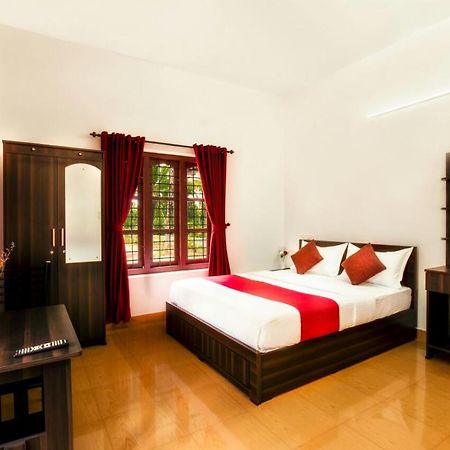Three Roots Holiday Home Resort สุลต่านบาเทรี ภายนอก รูปภาพ