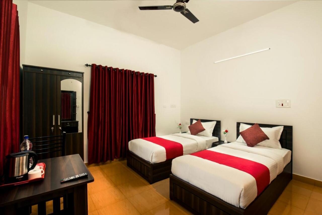 Three Roots Holiday Home Resort สุลต่านบาเทรี ภายนอก รูปภาพ