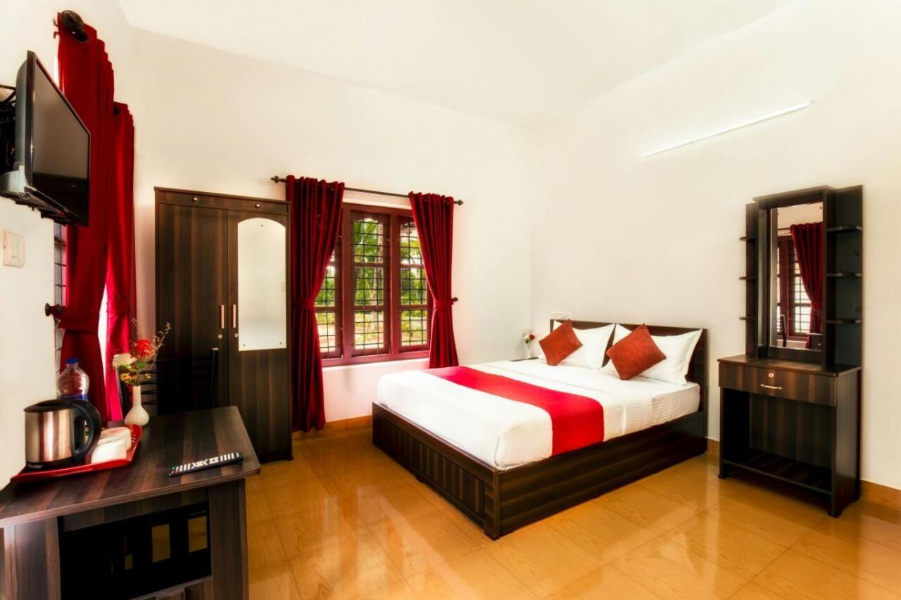 Three Roots Holiday Home Resort สุลต่านบาเทรี ภายนอก รูปภาพ