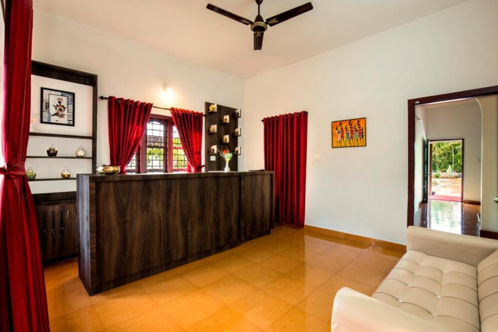 Three Roots Holiday Home Resort สุลต่านบาเทรี ภายนอก รูปภาพ