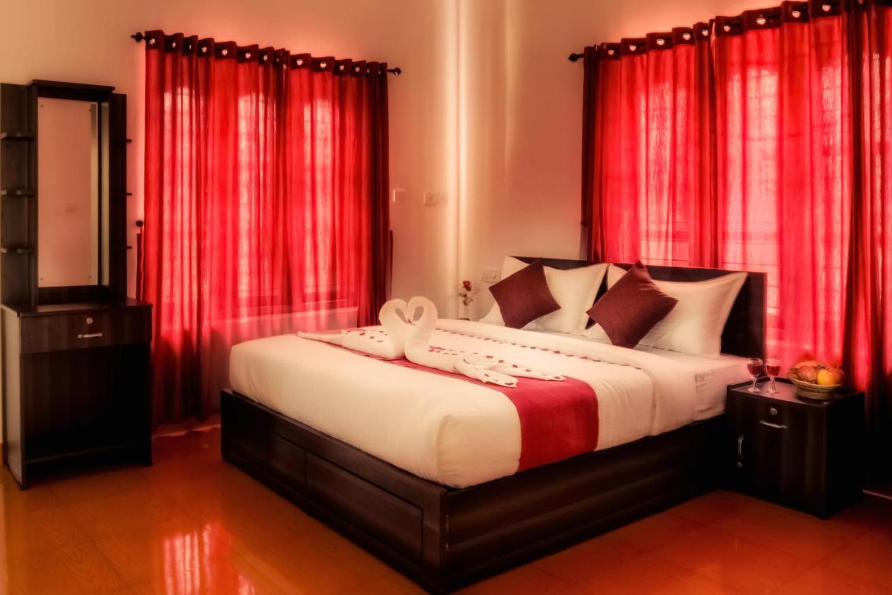 Three Roots Holiday Home Resort สุลต่านบาเทรี ภายนอก รูปภาพ